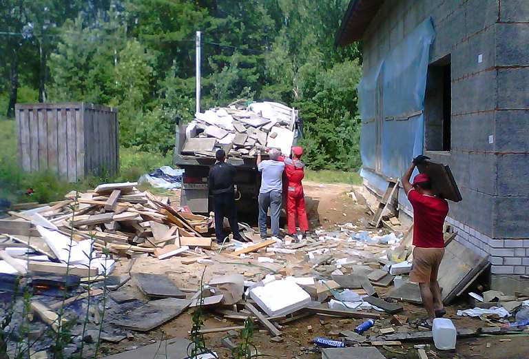 Вывезти мусор с участка по Славянску-на-Кубани